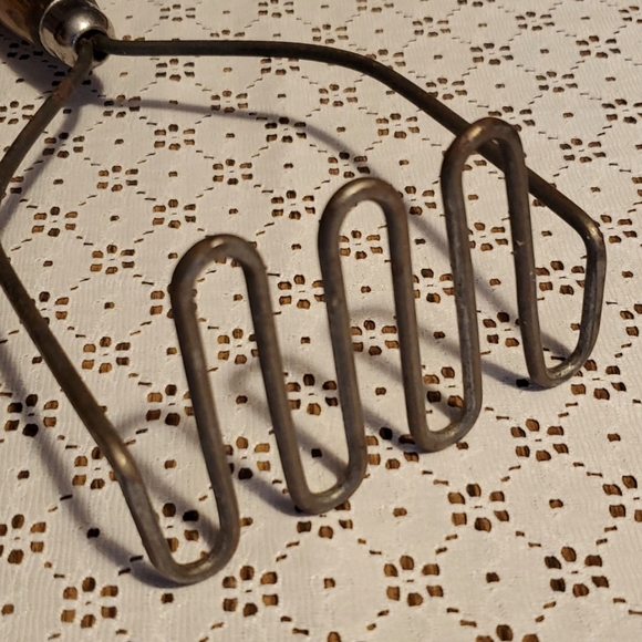 VTG Potato Masher Wood Handle Metal Tong Rustic Farmhouse Primitive - Picture 3 of 8